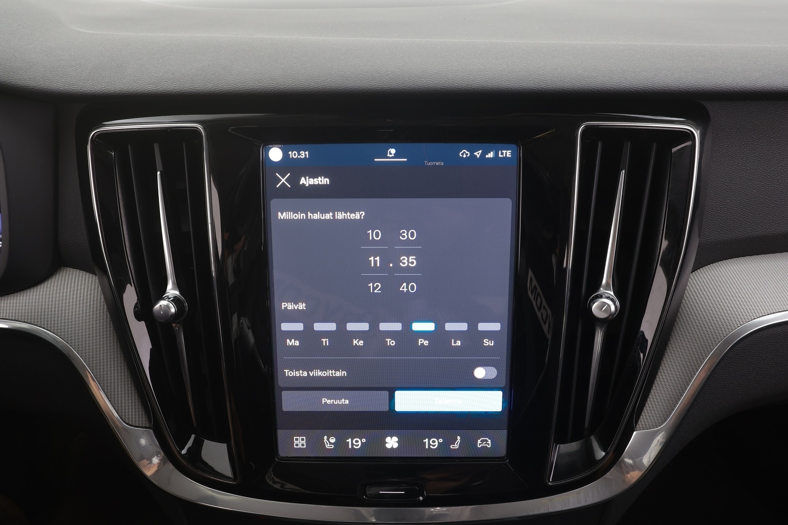 VOLVO V60 2025