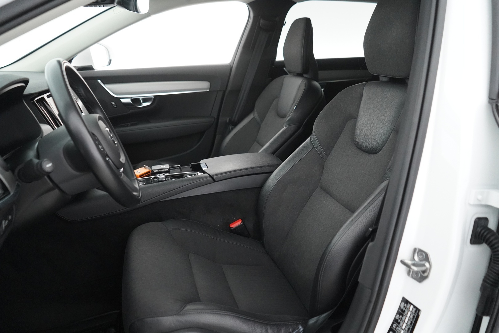 VOLVO V90 2021