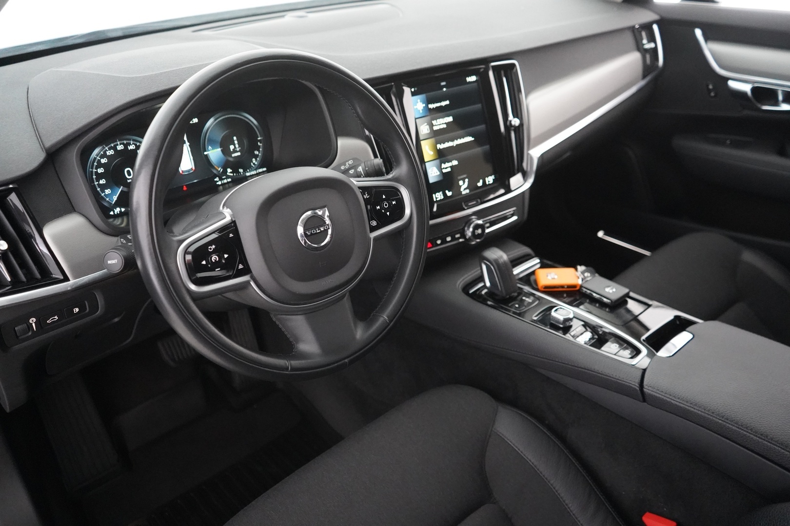 VOLVO V90 2021