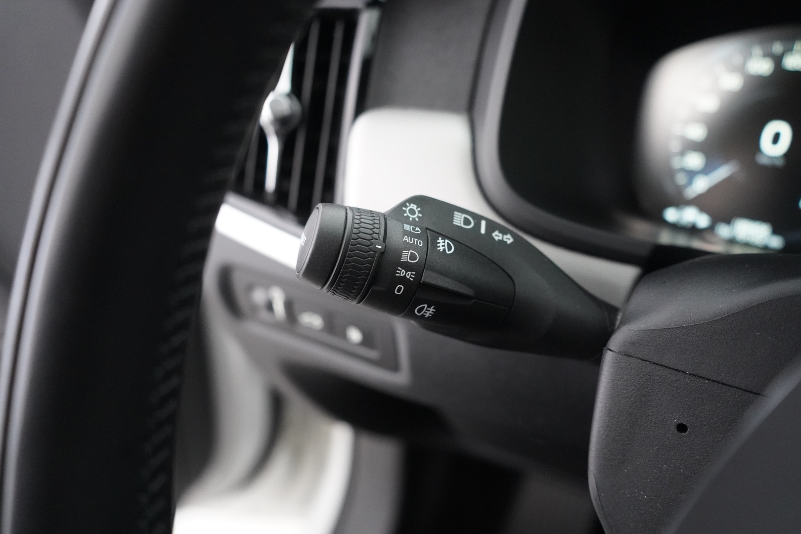 VOLVO V90 2021