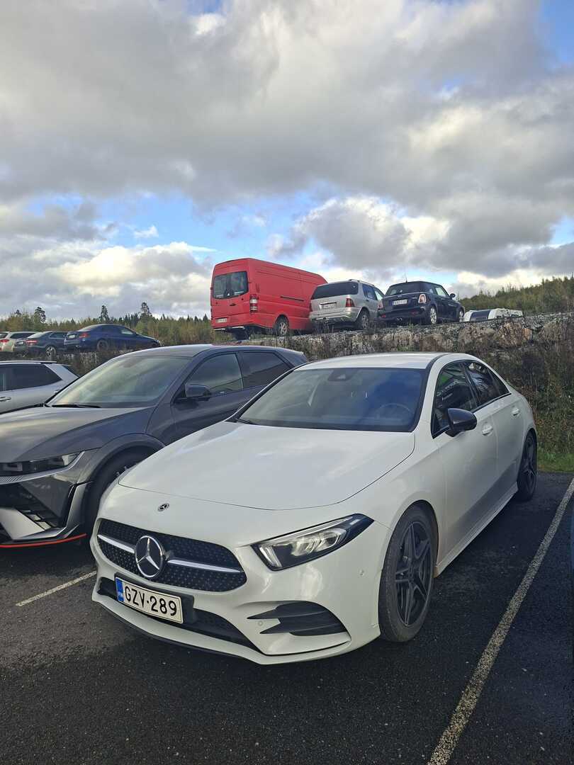 MERCEDES-BENZ A 2021