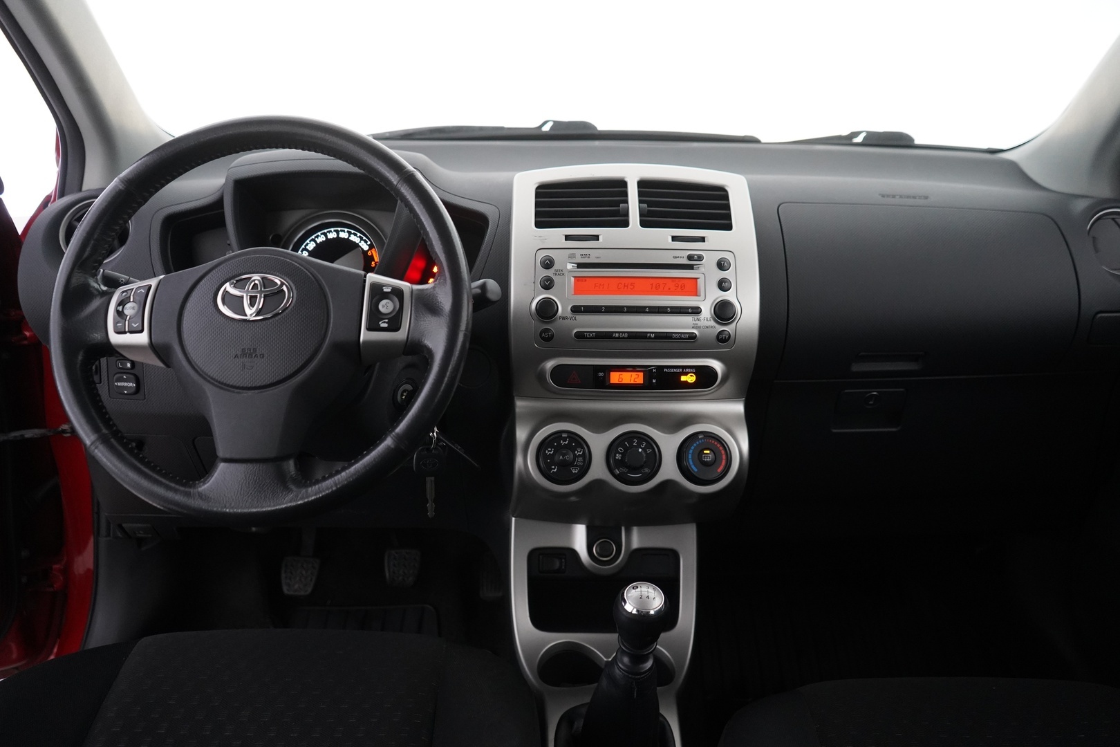 TOYOTA Urban Cruiser 2010