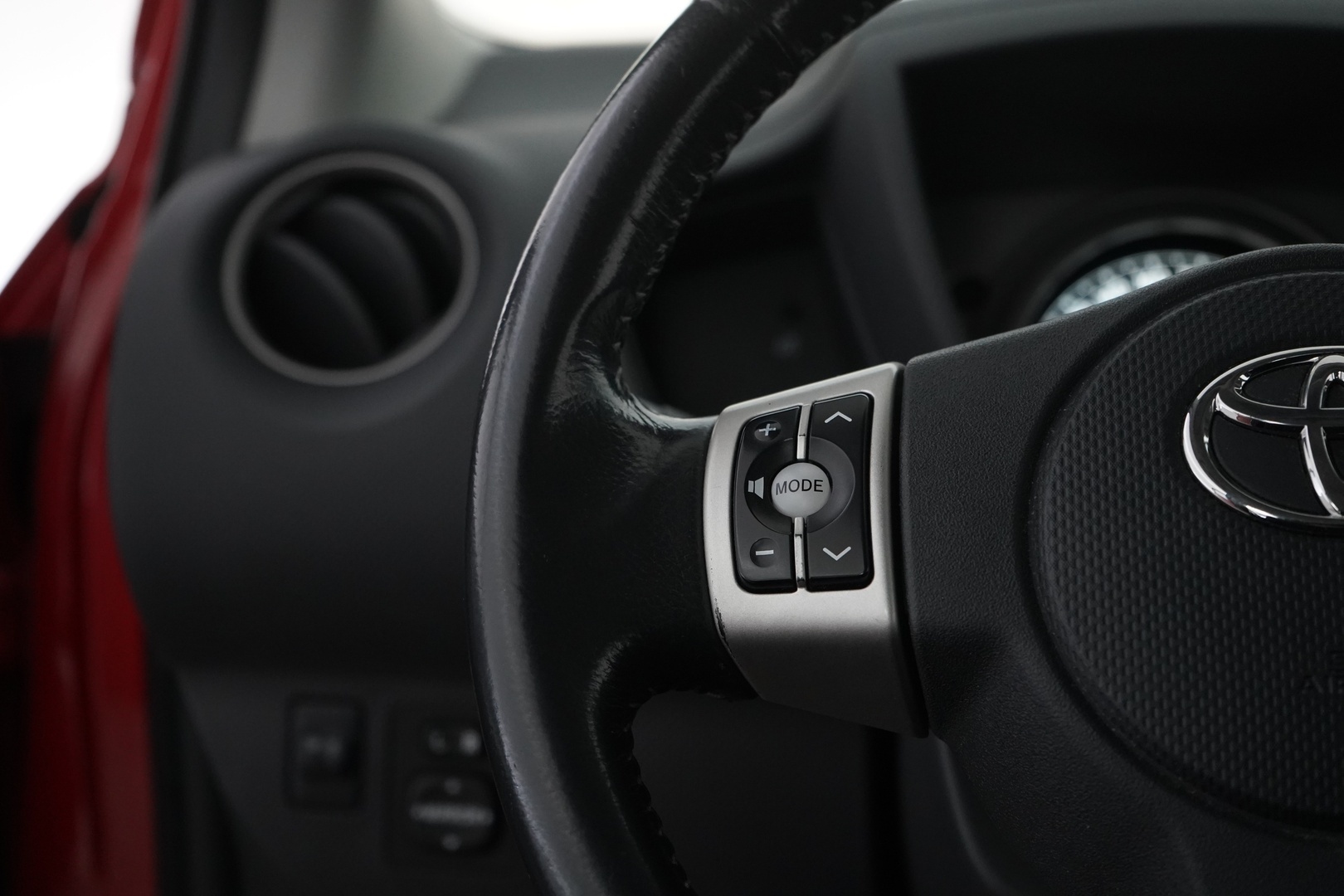 TOYOTA Urban Cruiser 2010