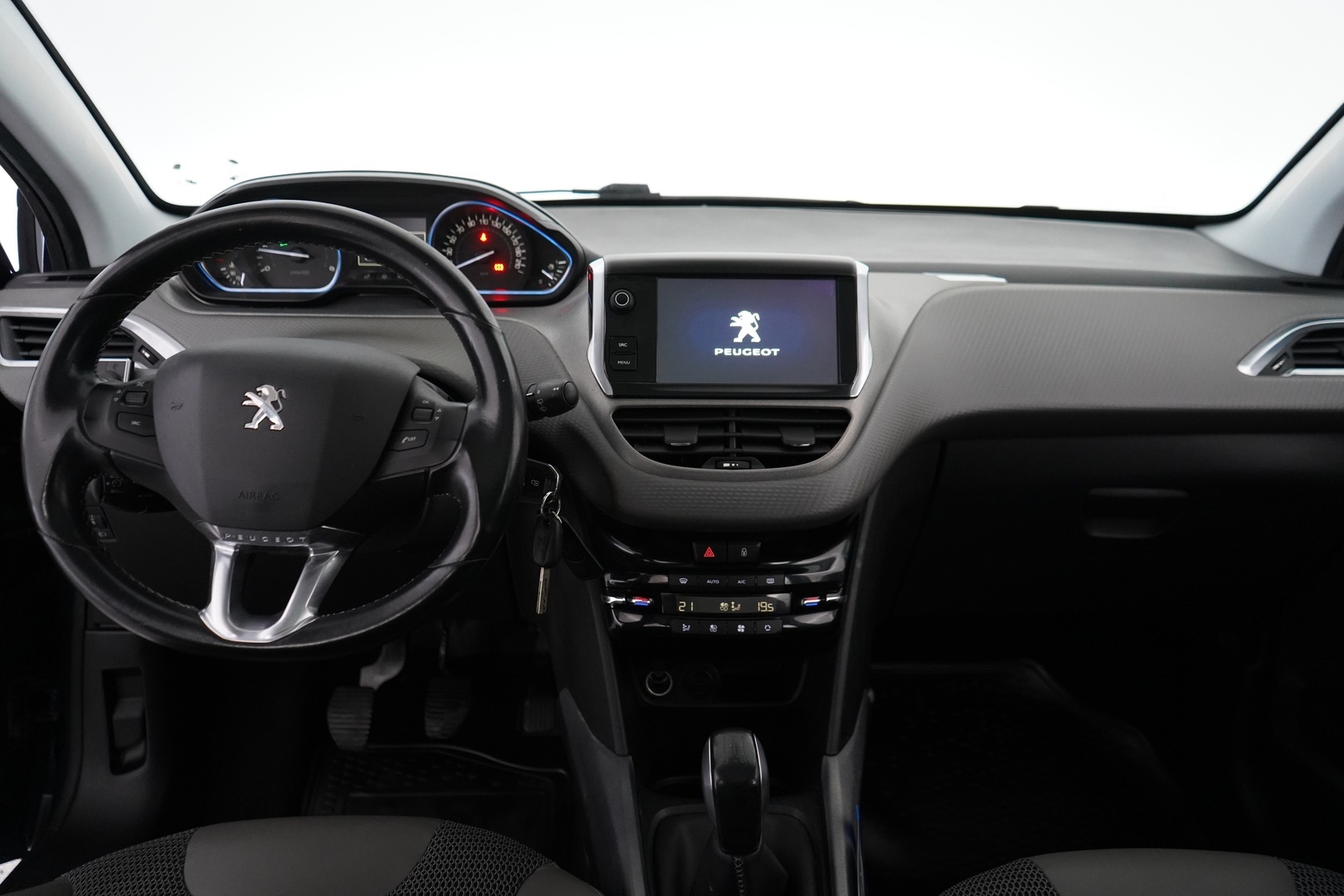 PEUGEOT 2008 2016