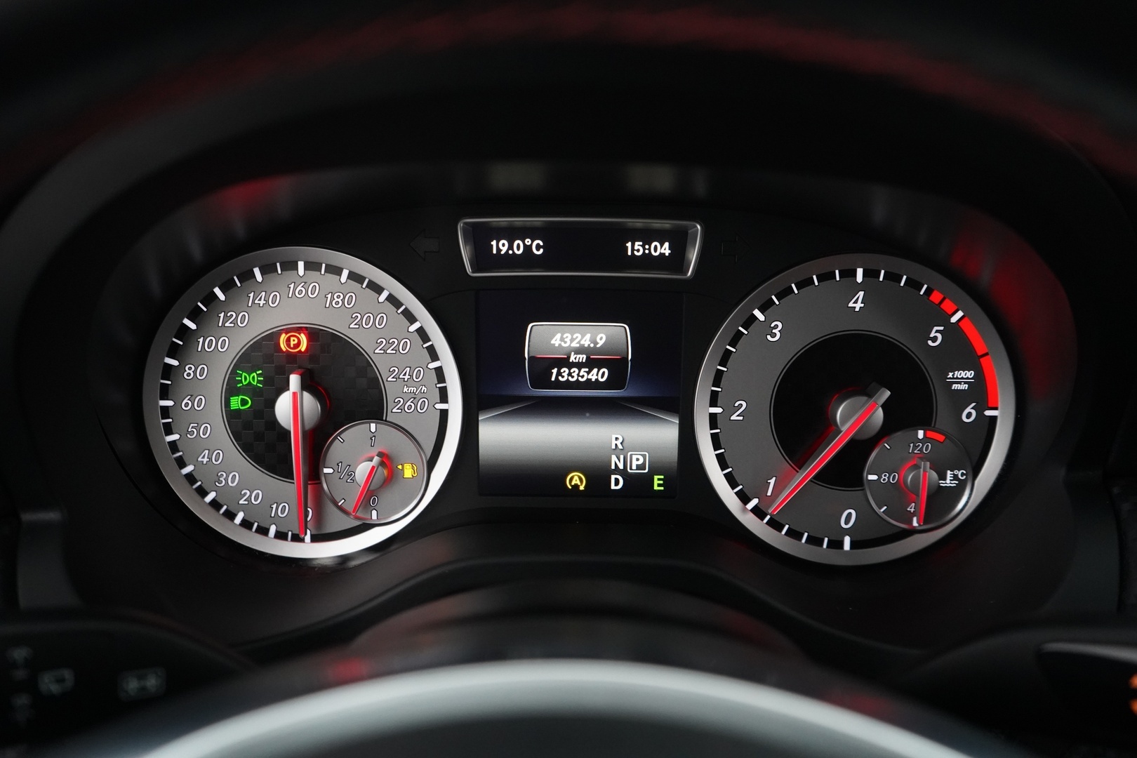 MERCEDES-BENZ A 2015