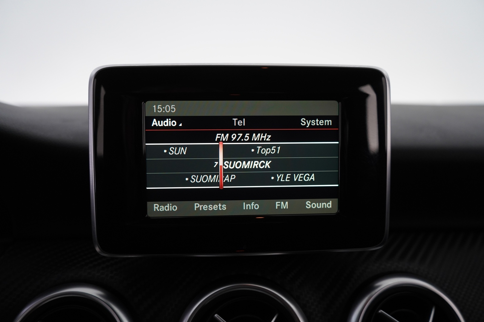 MERCEDES-BENZ A 2015