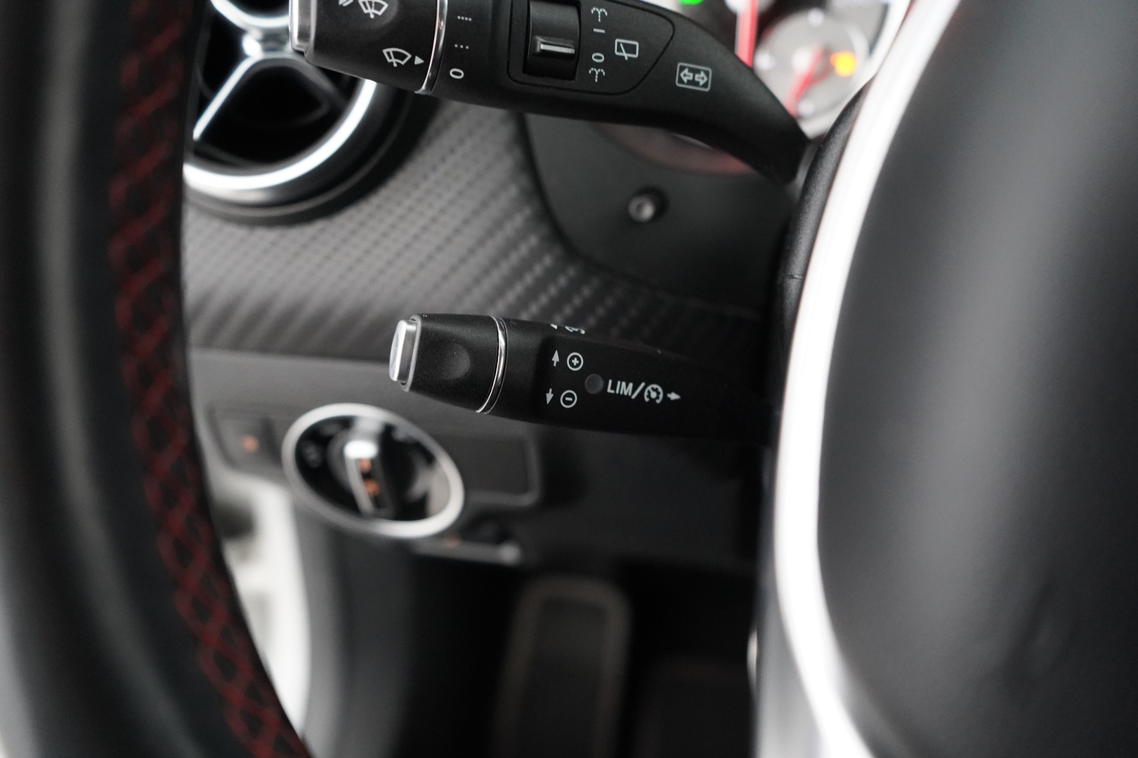 MERCEDES-BENZ A 2015