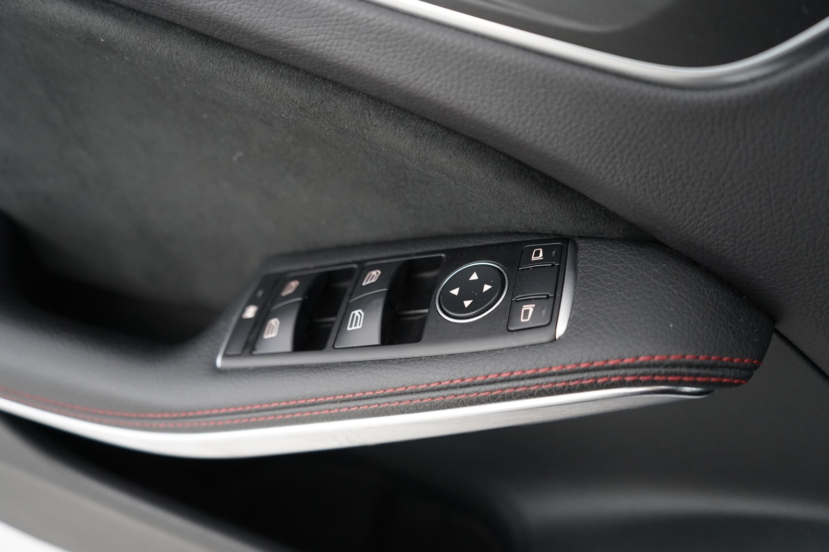 MERCEDES-BENZ A 2015