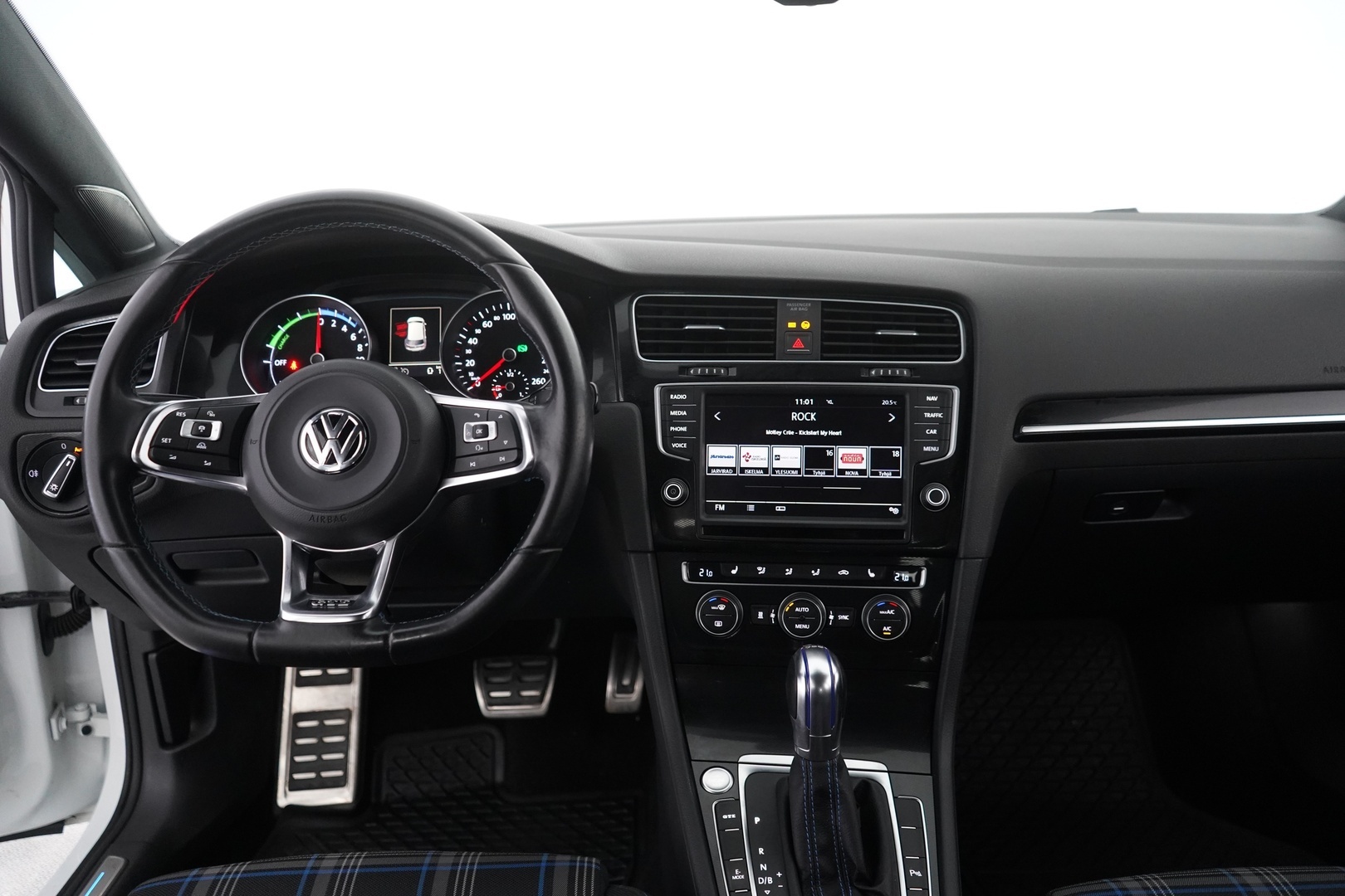 VOLKSWAGEN Golf 2016