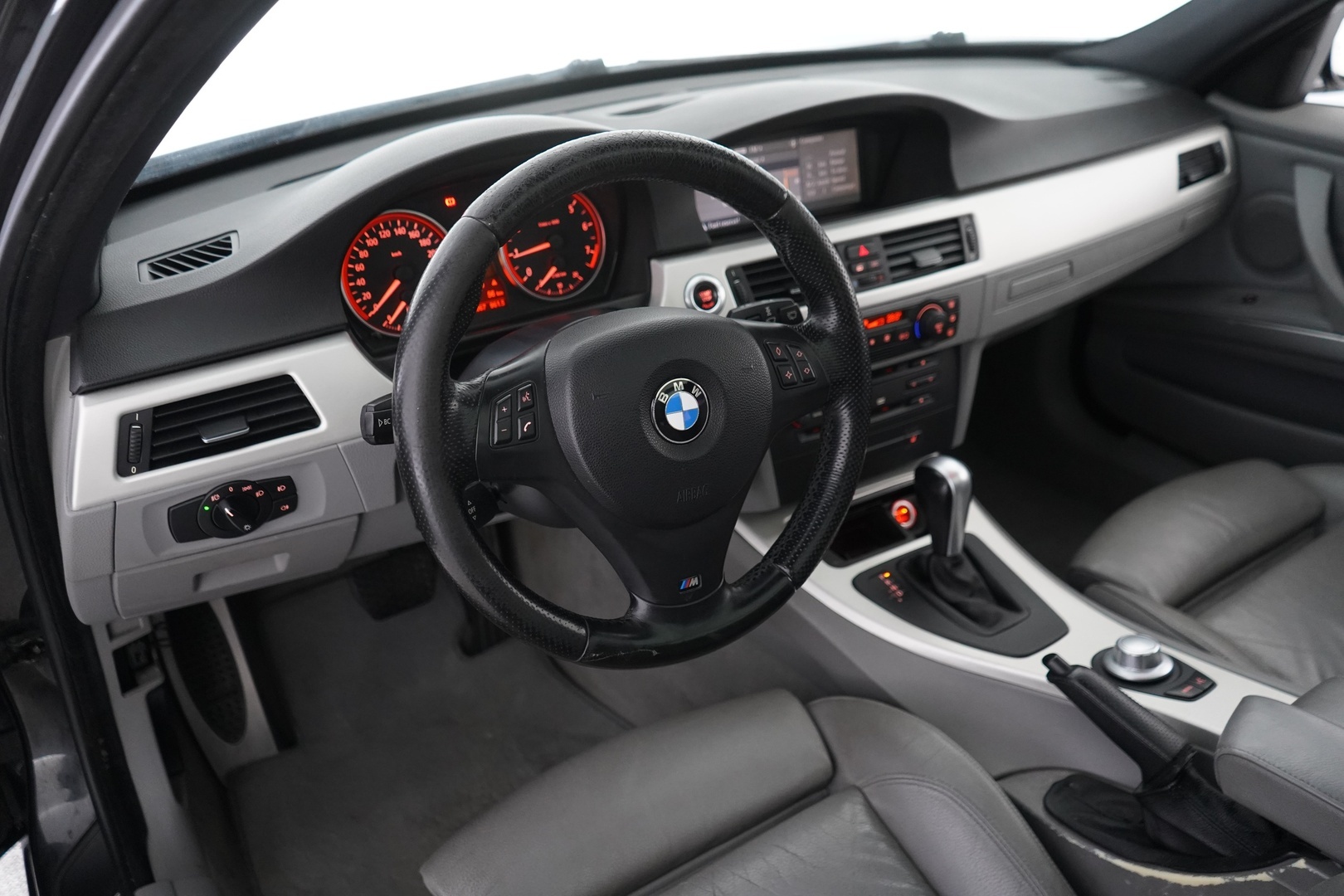 BMW 330 2006