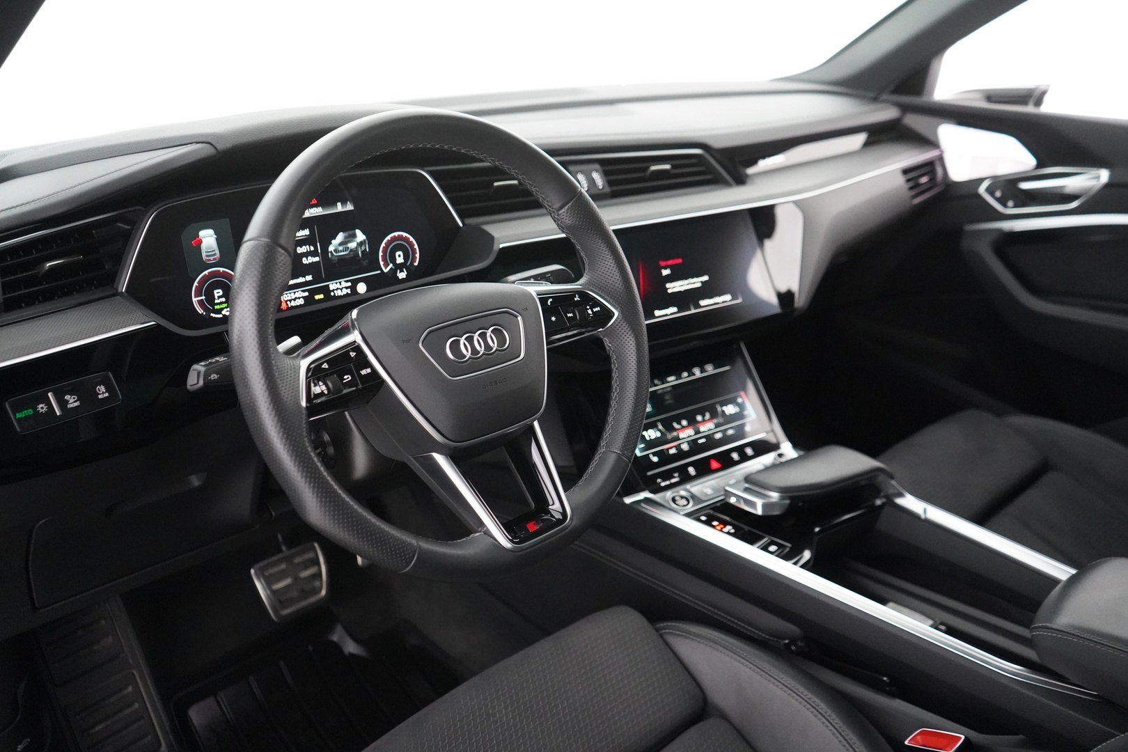 AUDI Q8 E-TRON 2024