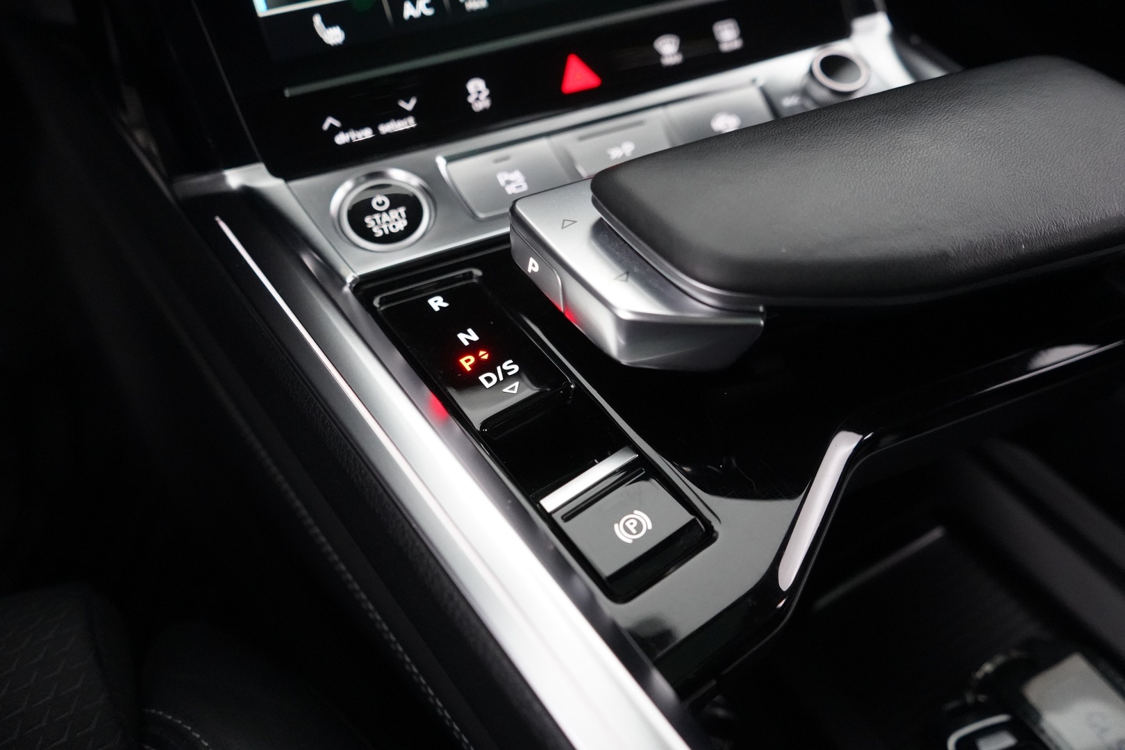 AUDI Q8 E-TRON 2024