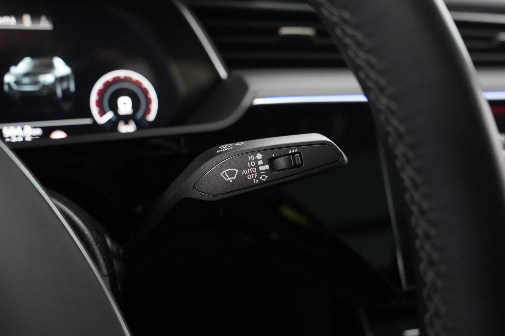 AUDI Q8 E-TRON 2024