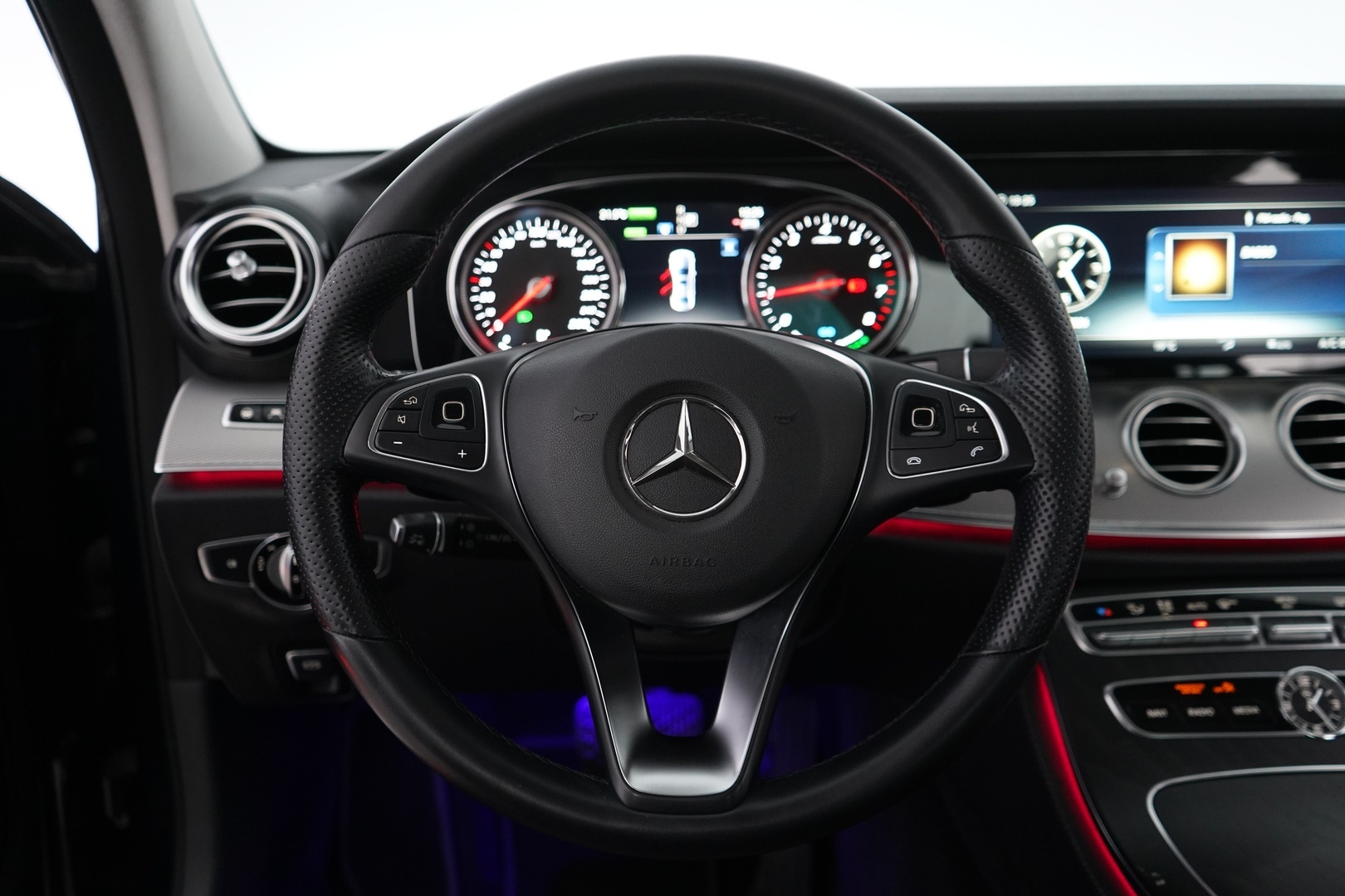 MERCEDES-BENZ E 2018