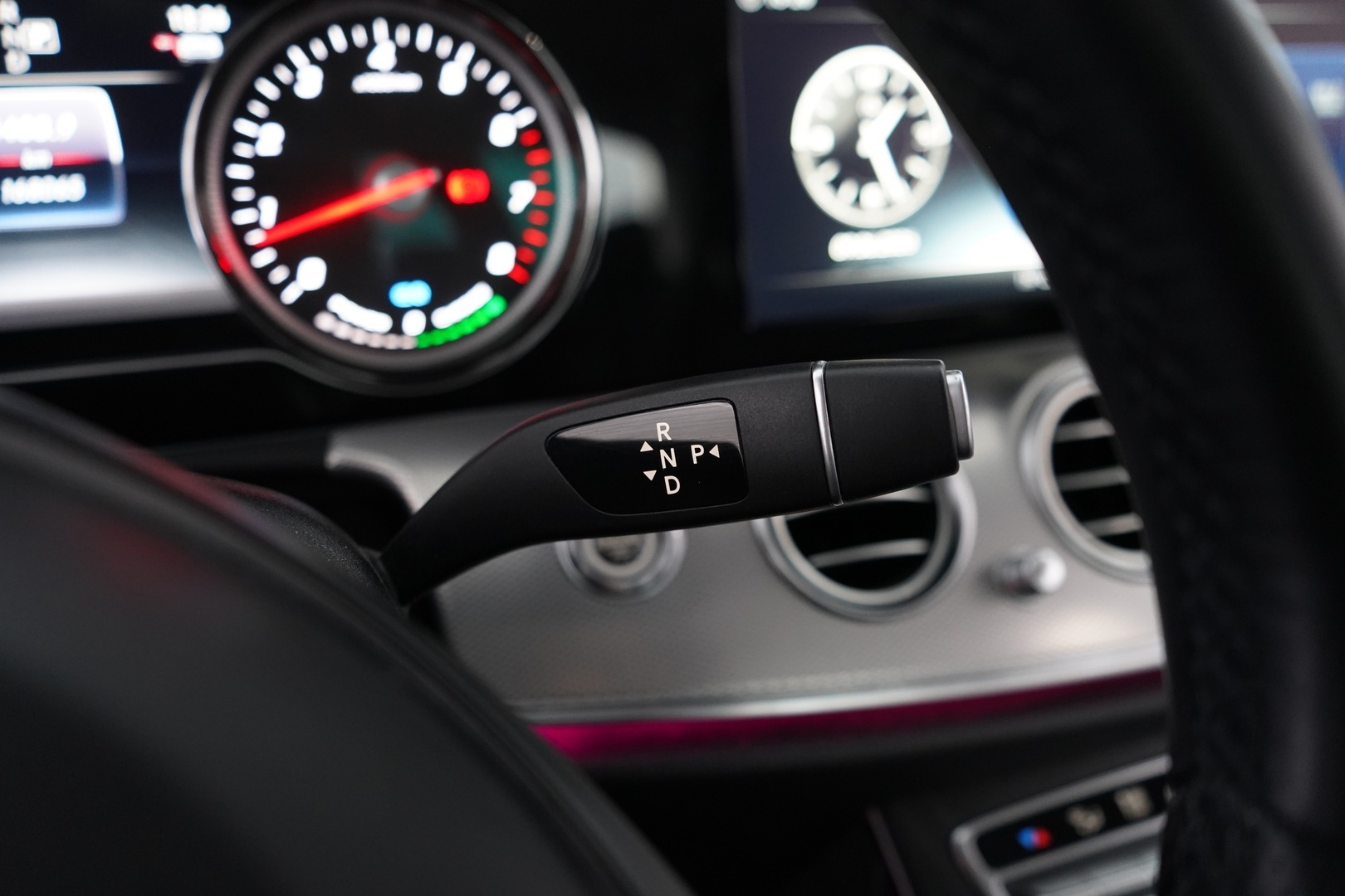 MERCEDES-BENZ E 2018