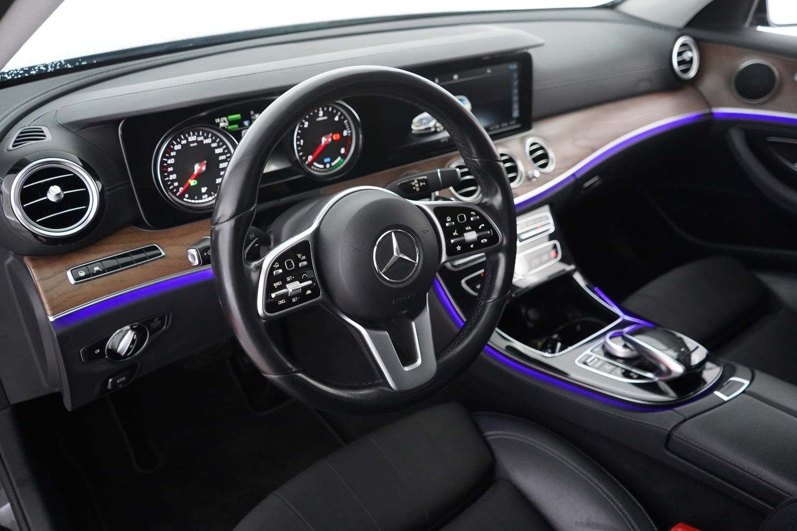 MERCEDES-BENZ E 2020