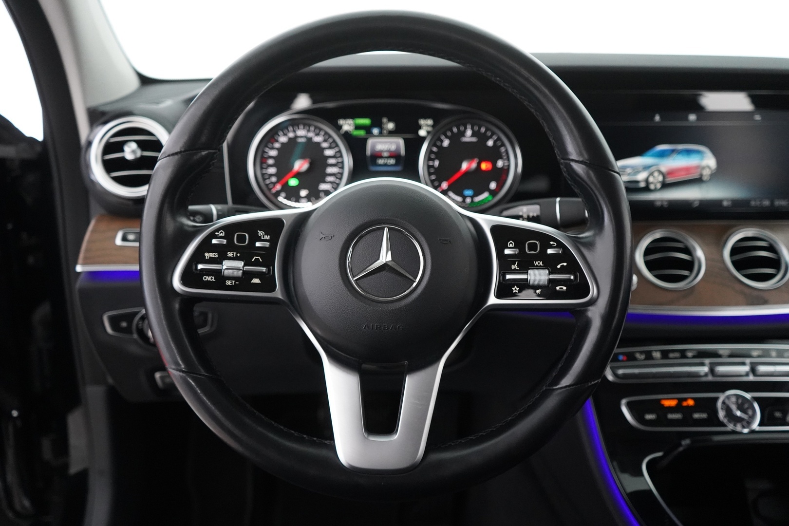 MERCEDES-BENZ E 2020