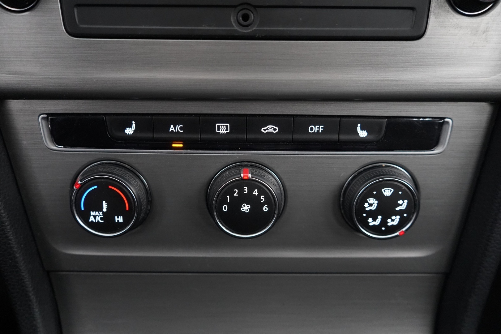 VOLKSWAGEN Golf 2014