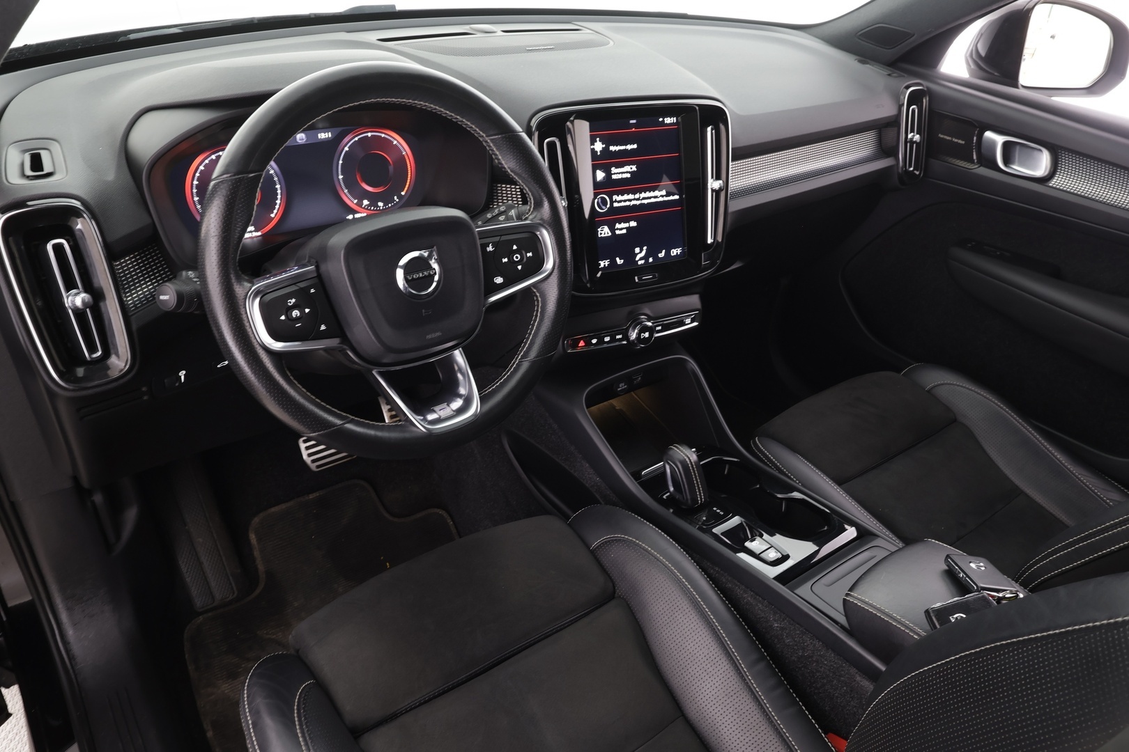VOLVO XC40 2019