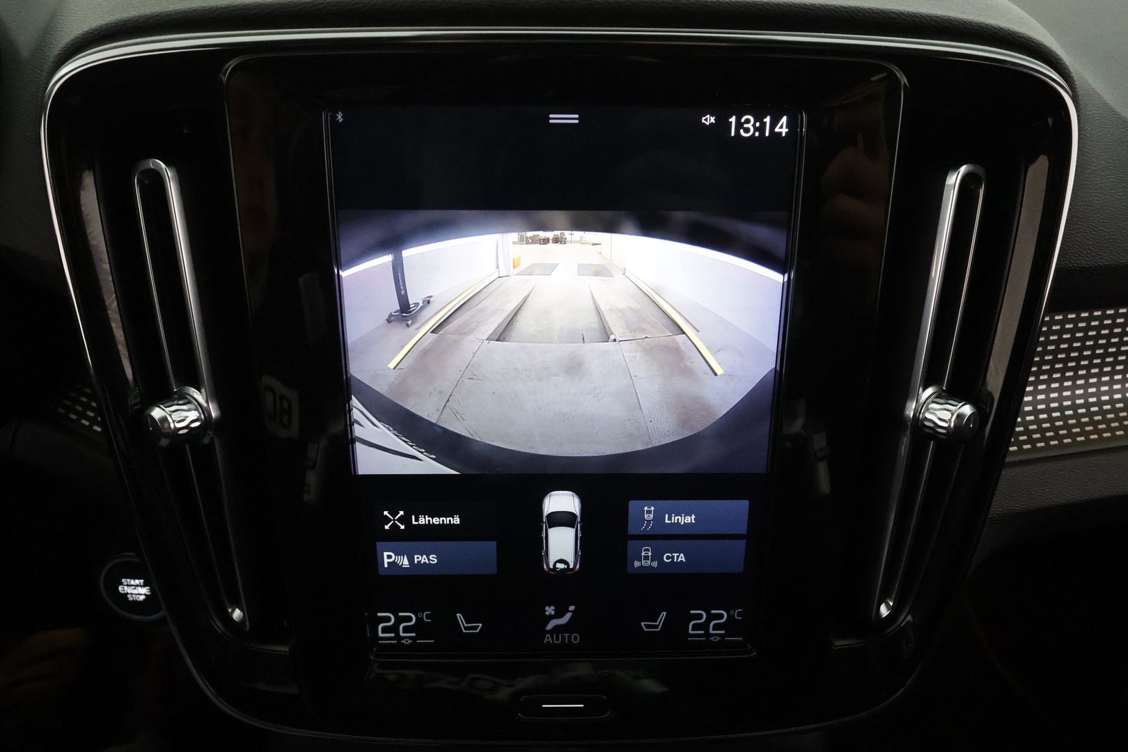 VOLVO XC40 2019