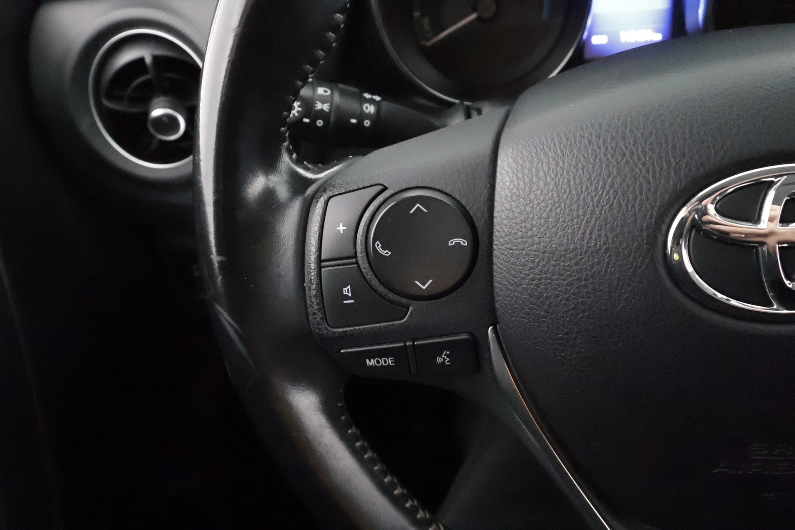 TOYOTA Auris 2017