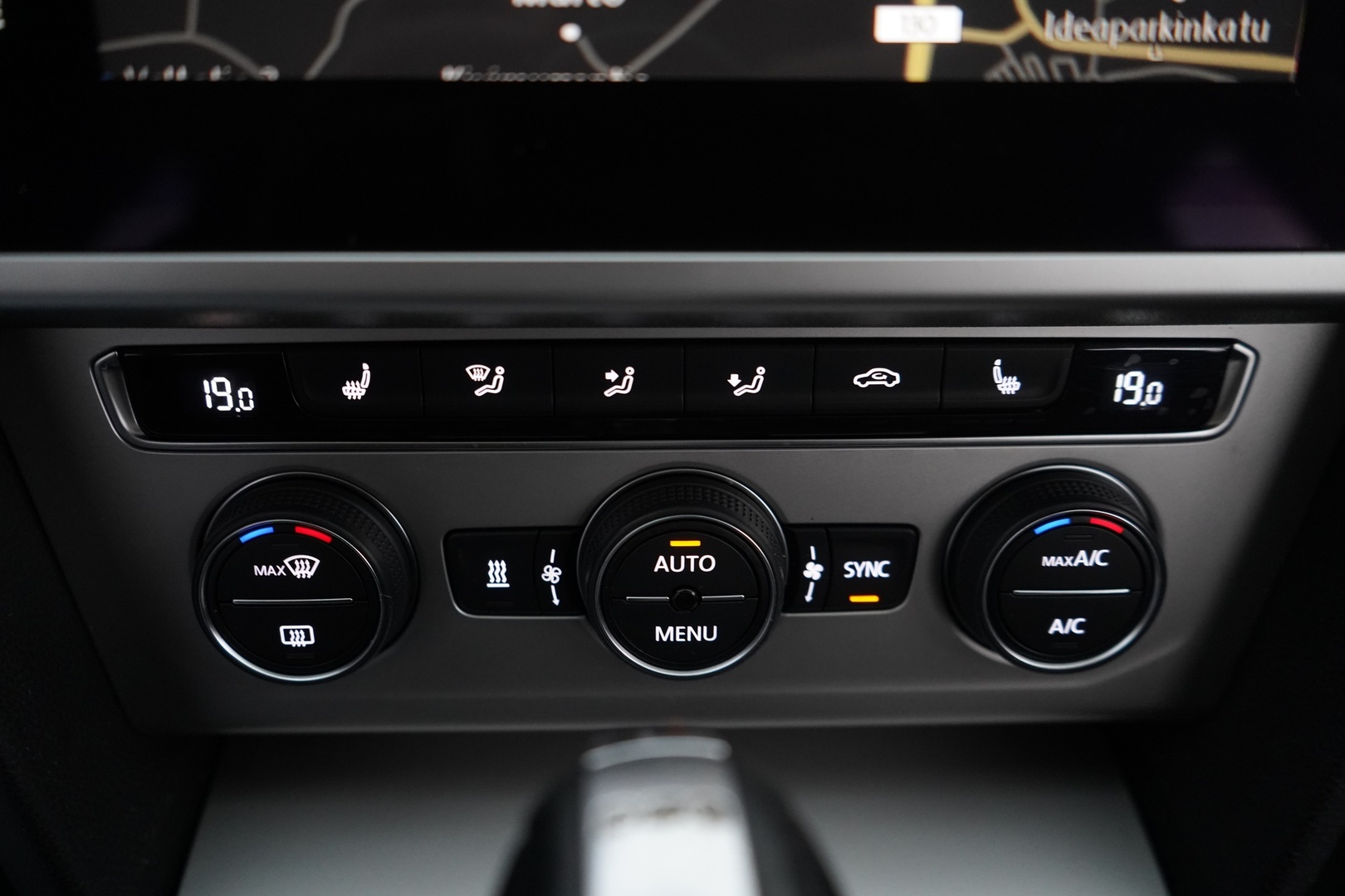 VOLKSWAGEN Passat 2019