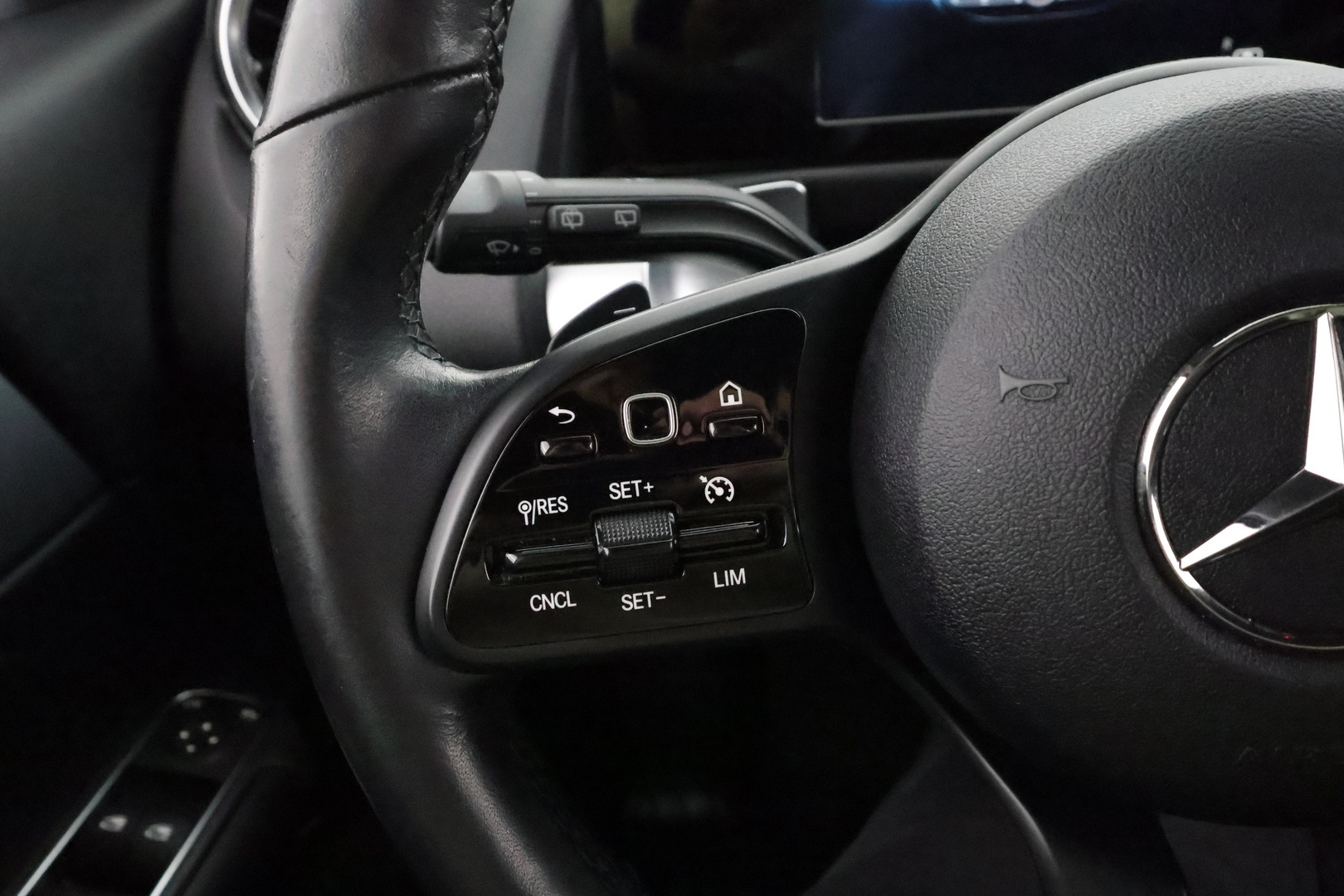 MERCEDES-BENZ GLB 2022