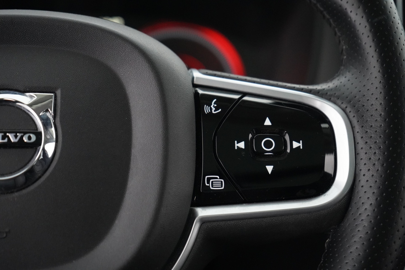 VOLVO XC60 2019