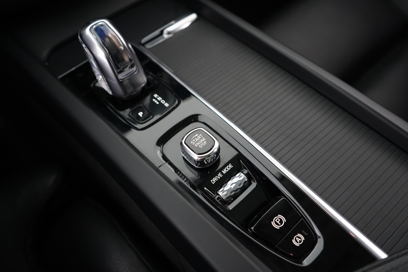 VOLVO XC60 2019