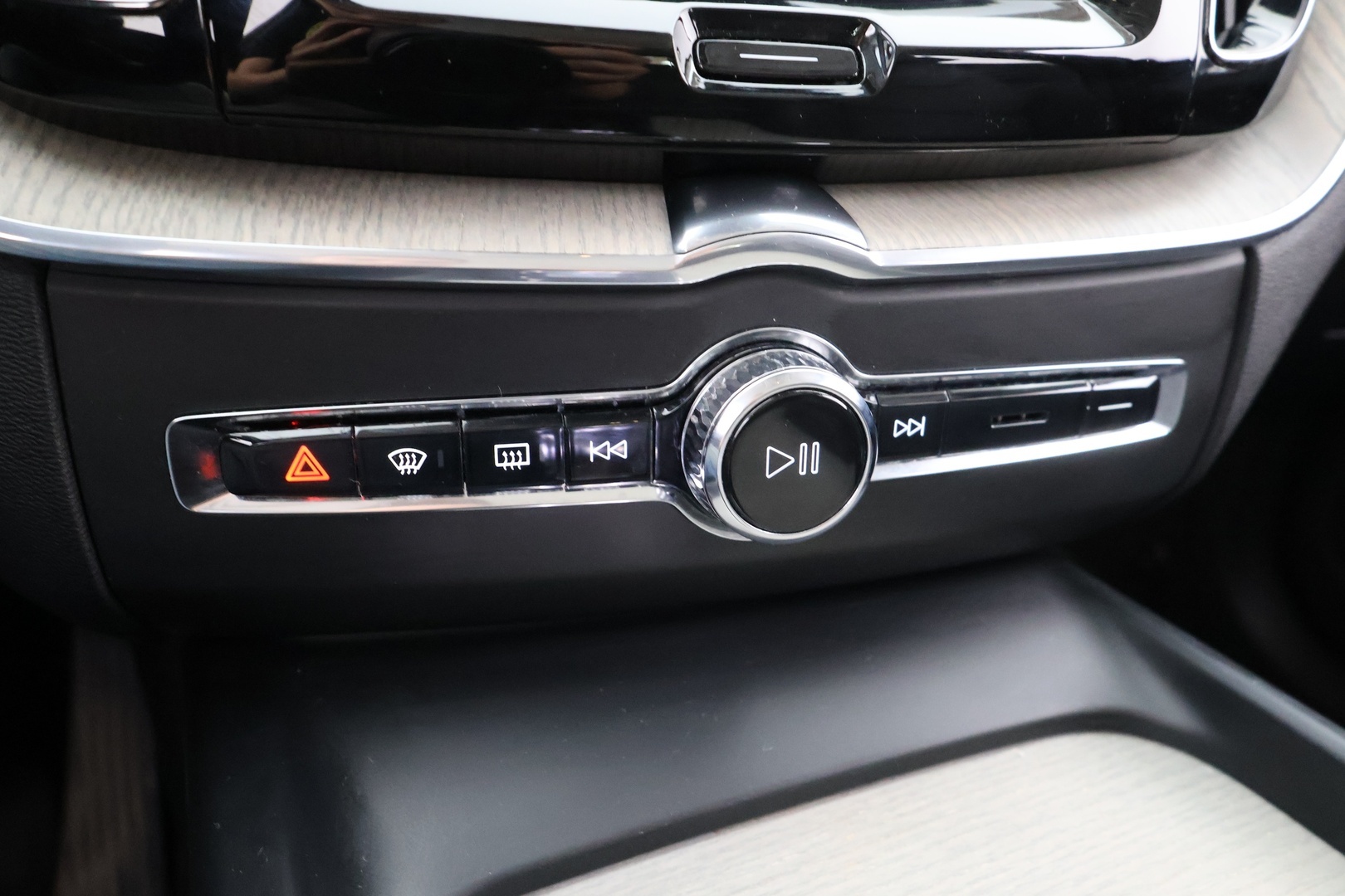 VOLVO XC60 2021
