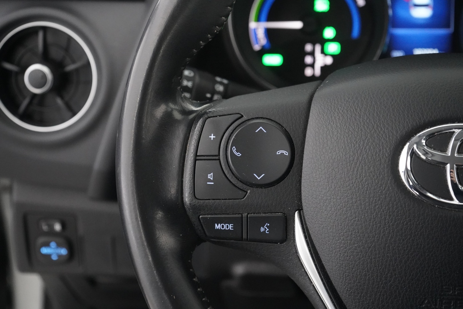TOYOTA Auris 2017