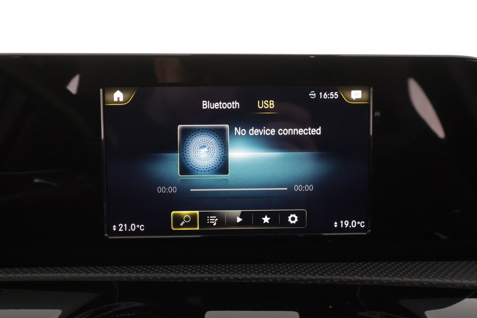 MERCEDES-BENZ A 2019
