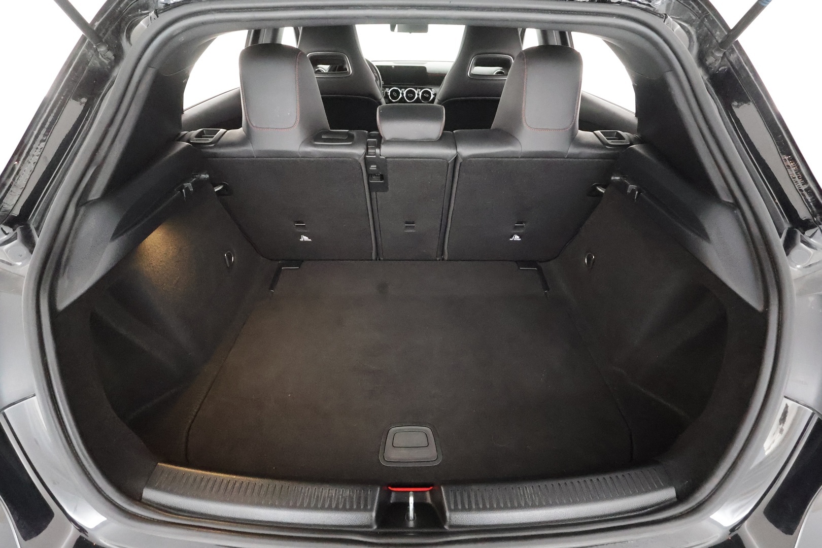 MERCEDES-BENZ A 2019