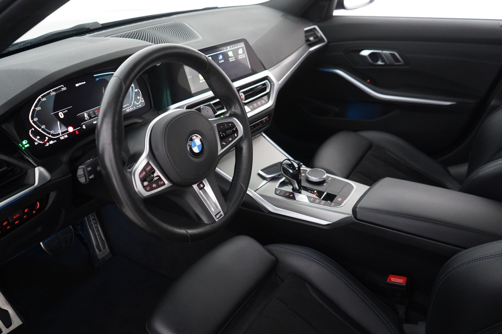 BMW 330 2021