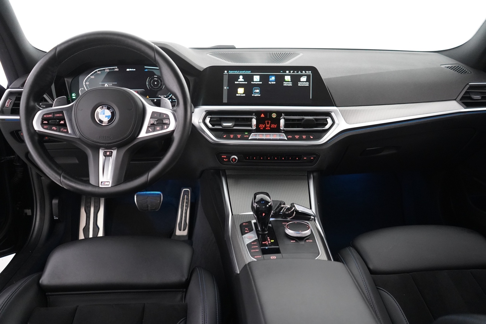 BMW 330 2021