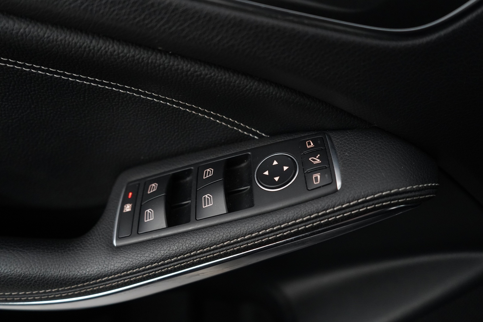 MERCEDES-BENZ A 2014