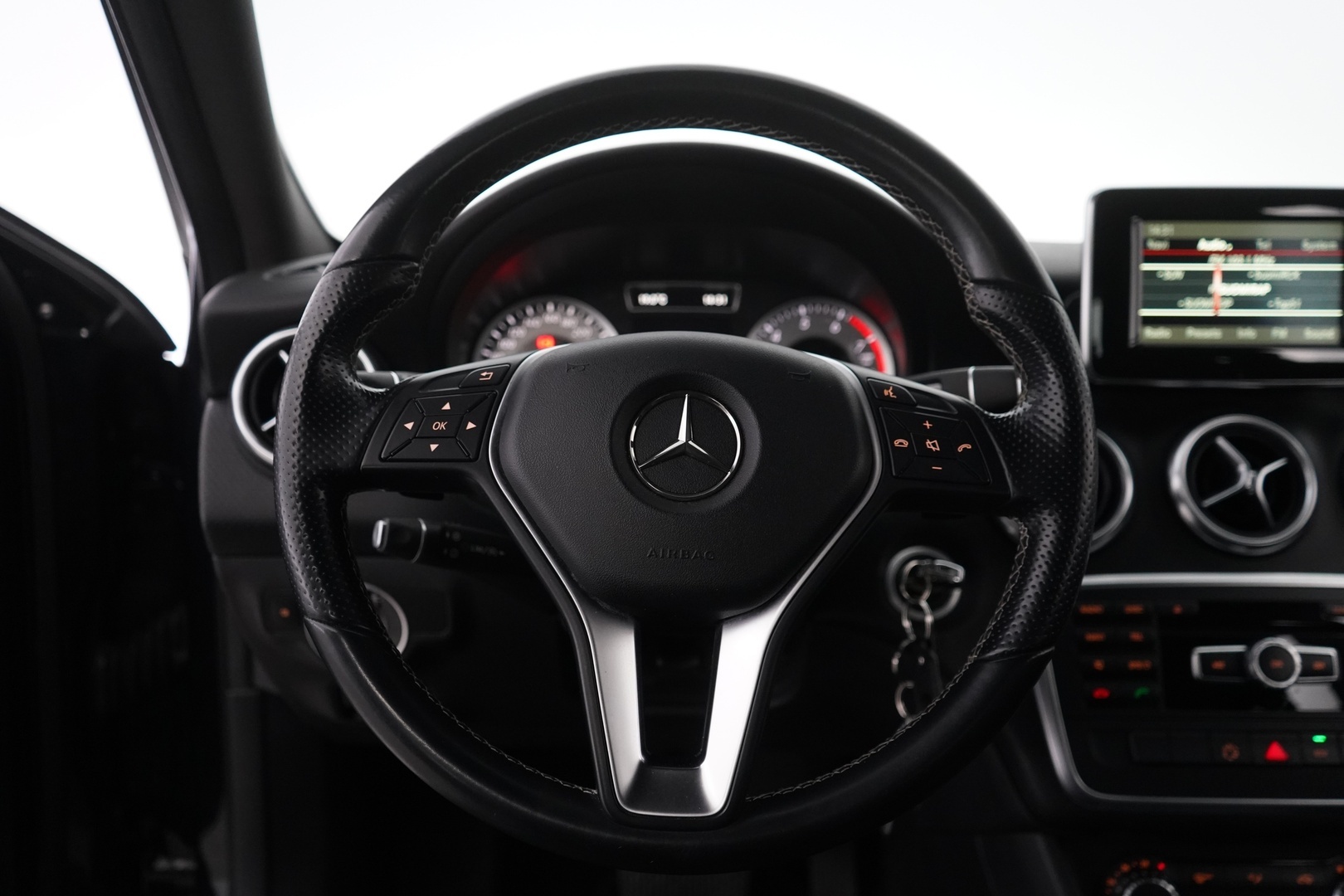 MERCEDES-BENZ A 2014