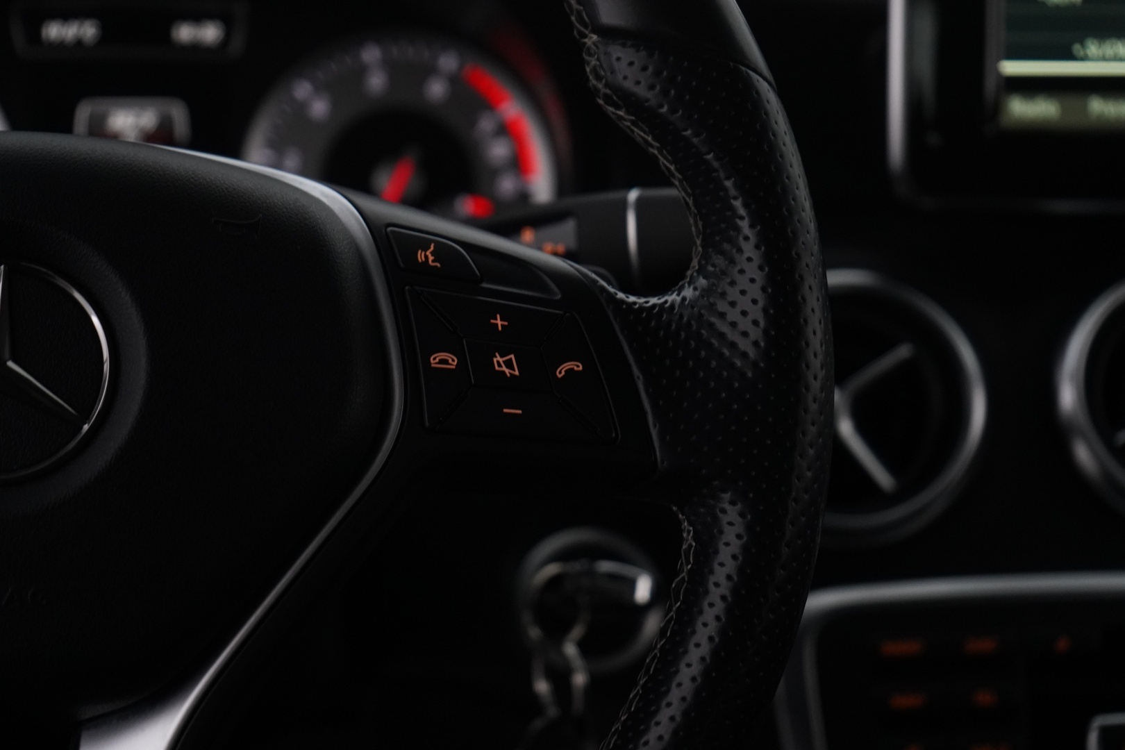 MERCEDES-BENZ A 2014