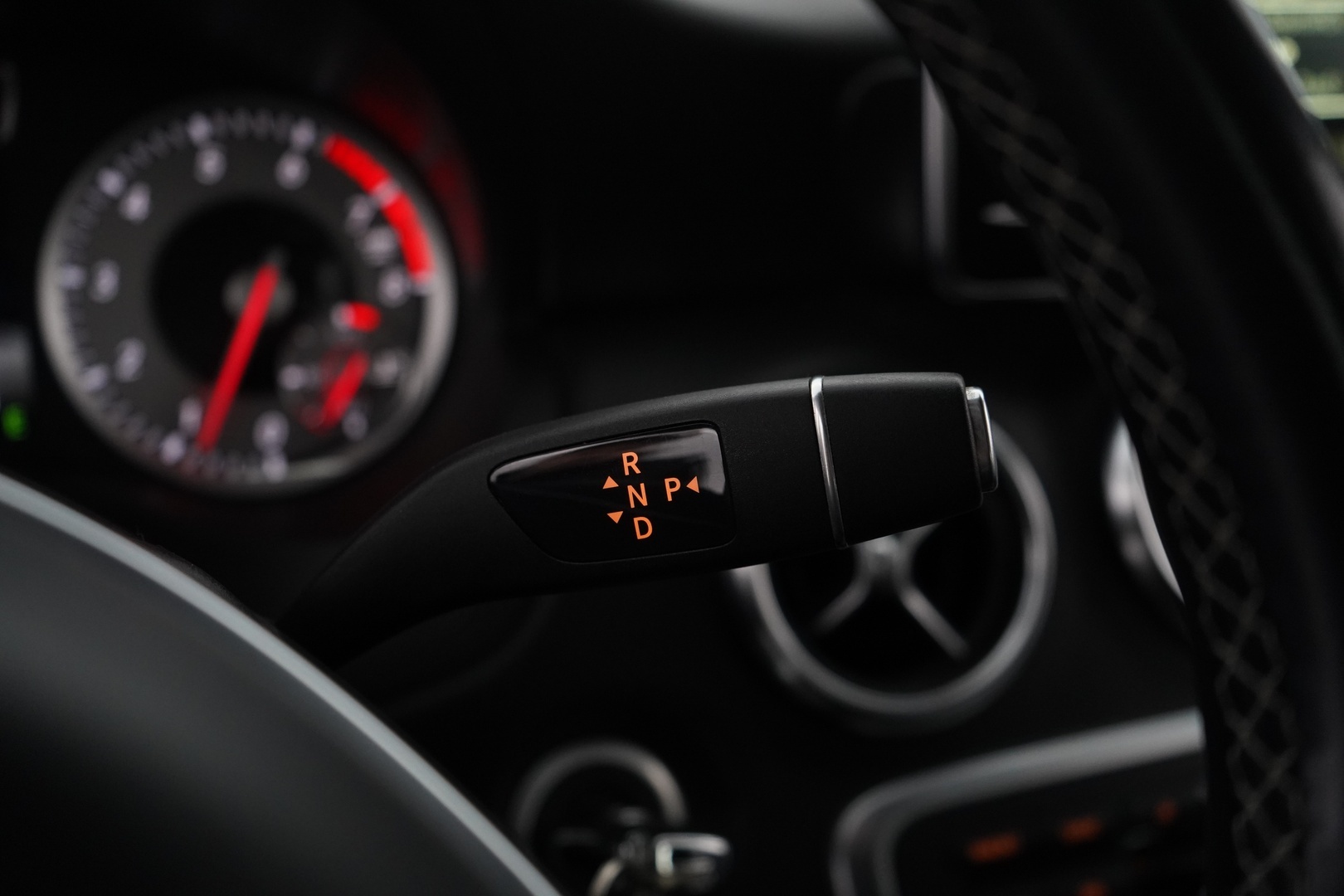 MERCEDES-BENZ A 2014