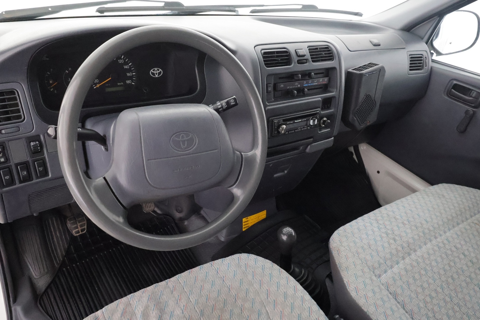 TOYOTA Hiace 2004