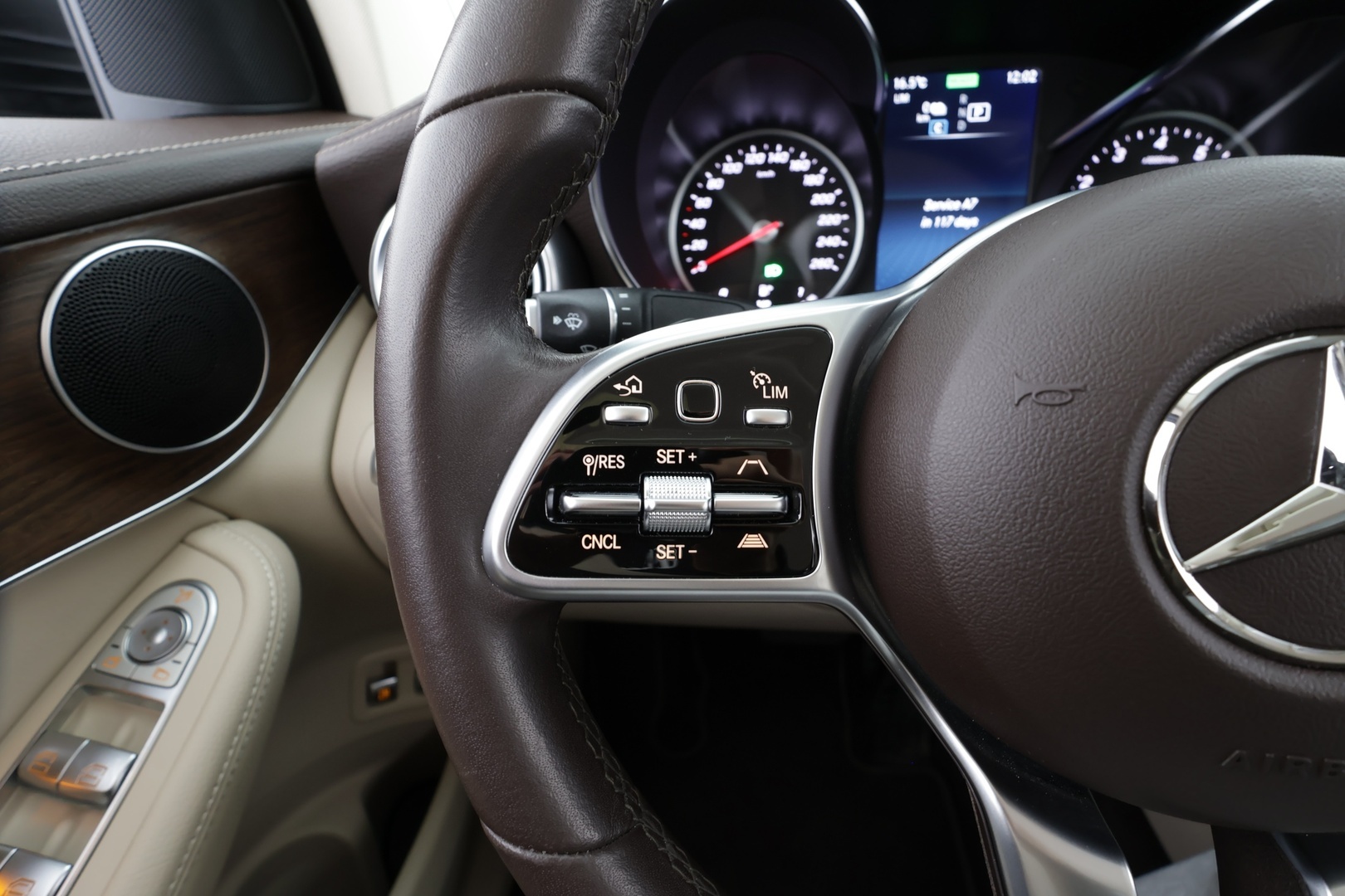 MERCEDES-BENZ GLC 2021