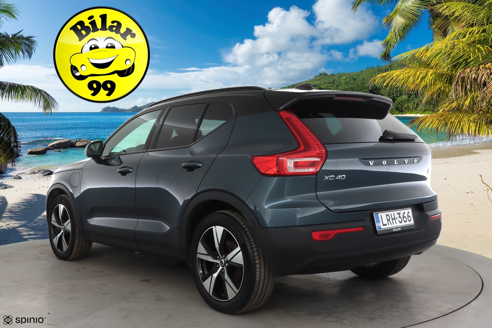 VOLVO XC40 2022