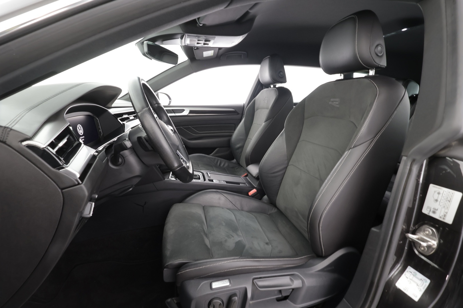 VOLKSWAGEN Arteon 2023