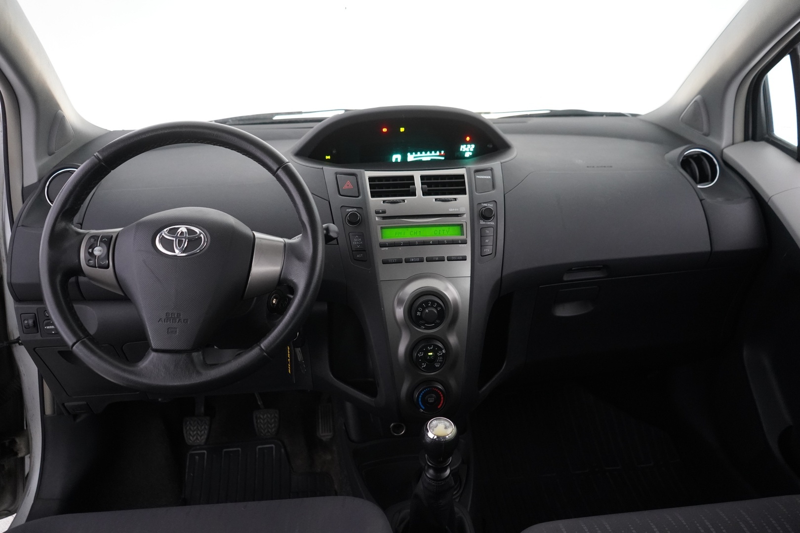 TOYOTA Yaris 2009