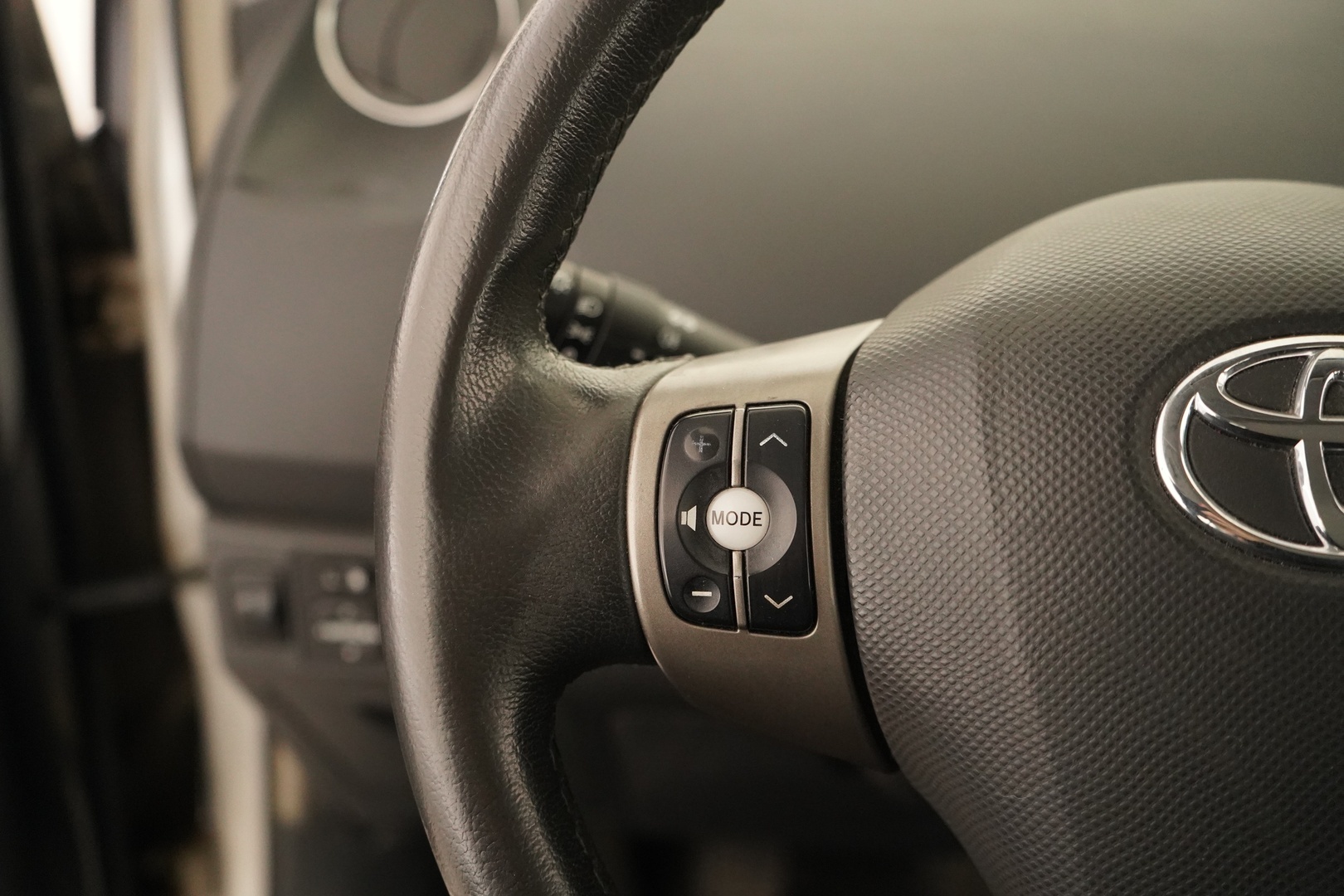 TOYOTA Yaris 2009