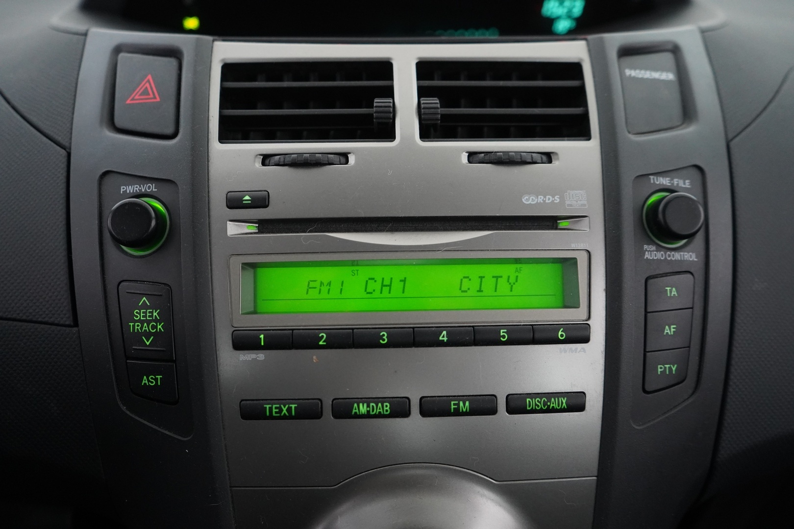 TOYOTA Yaris 2009