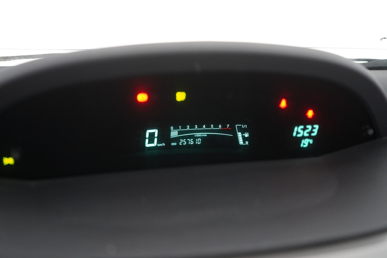 TOYOTA Yaris 2009