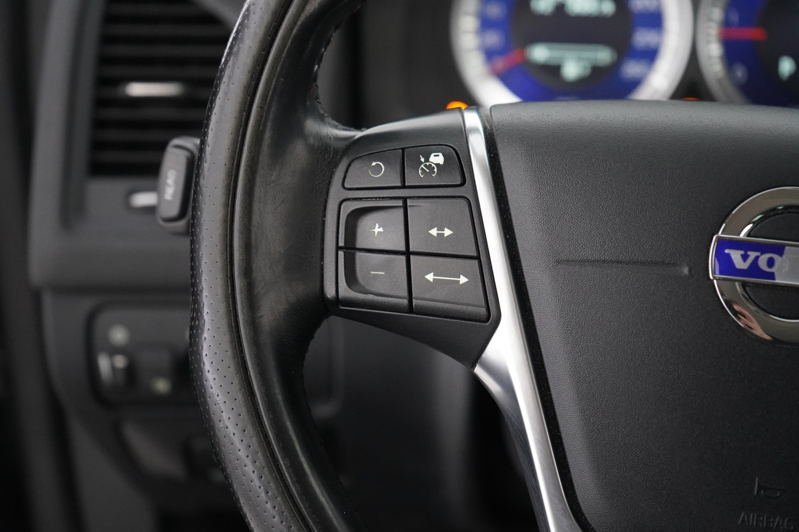 VOLVO XC60 2012