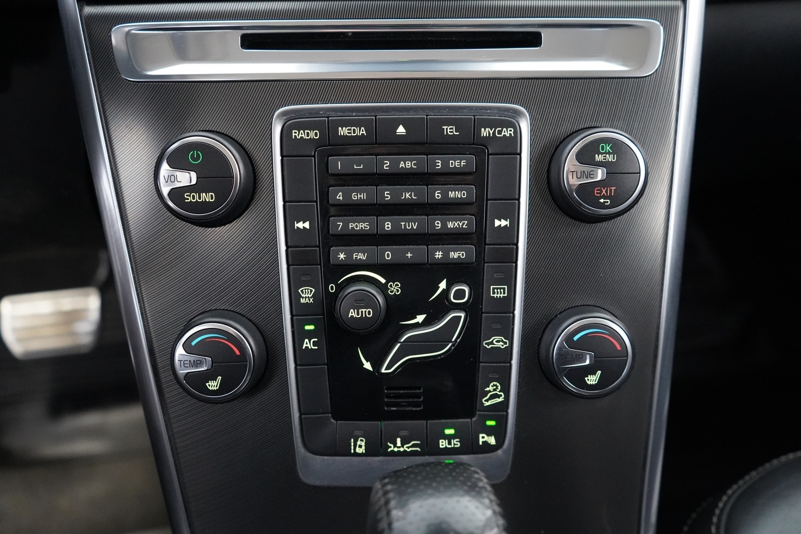 VOLVO XC60 2012