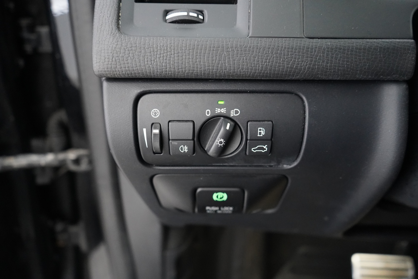 VOLVO XC60 2012